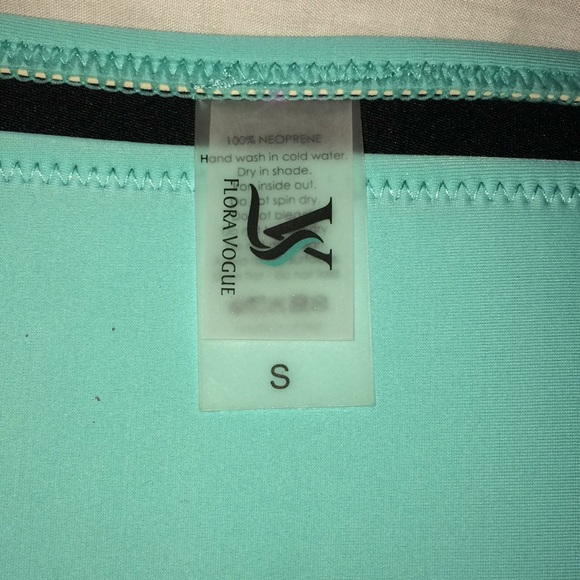 Triangl like bikini bottoms - Picture 3 of 3